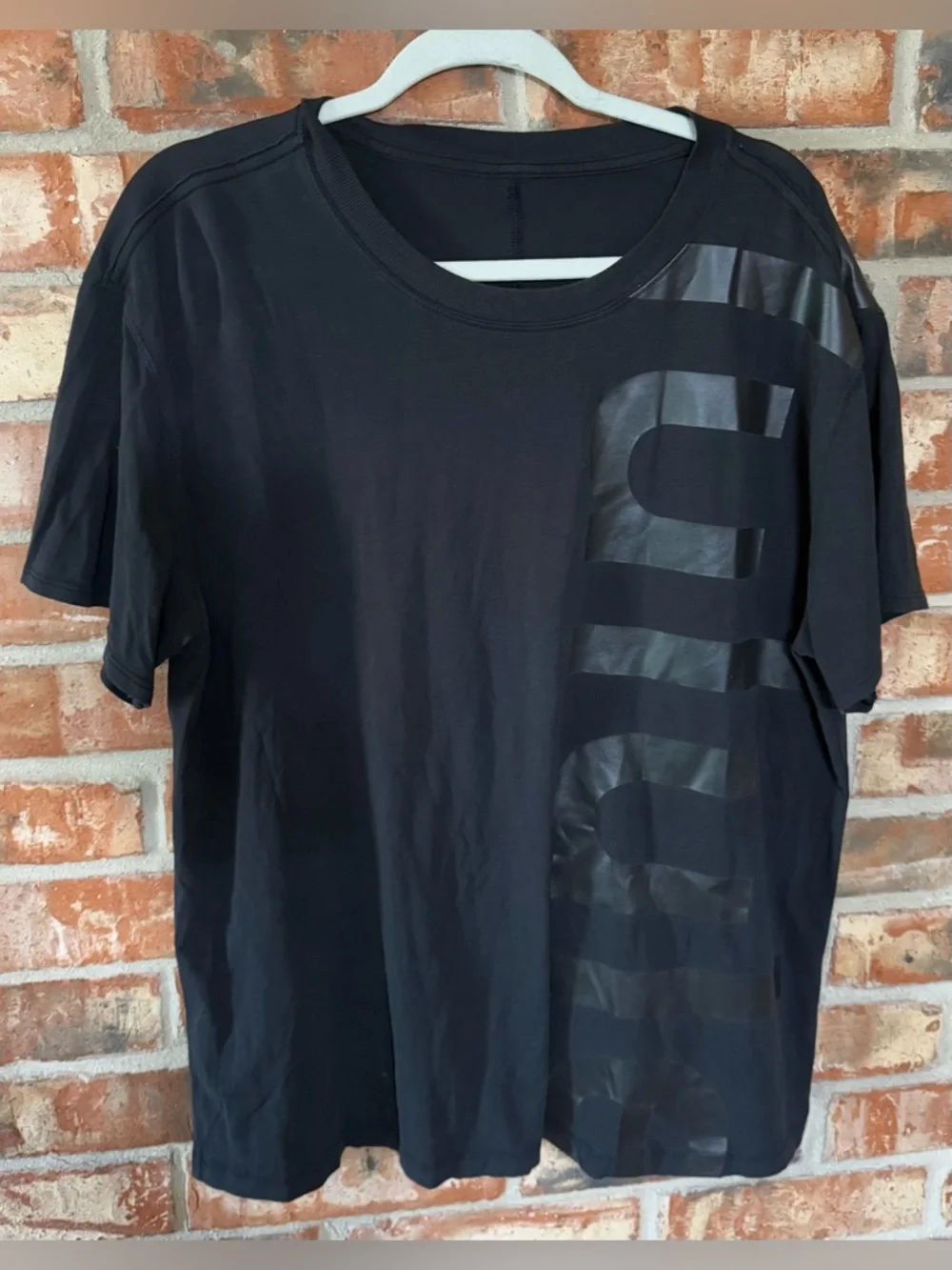lululemon athletica Black Short Sleeve Logo Tee - Picture 4 of 9